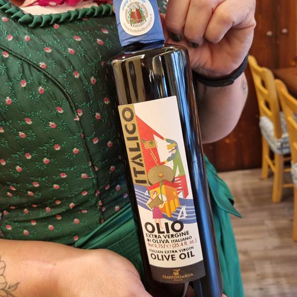 Olio d'oliva del Garda #gardasee #climamediterraneo #gardatrentino #olio #kapuziner #rivadelgarda